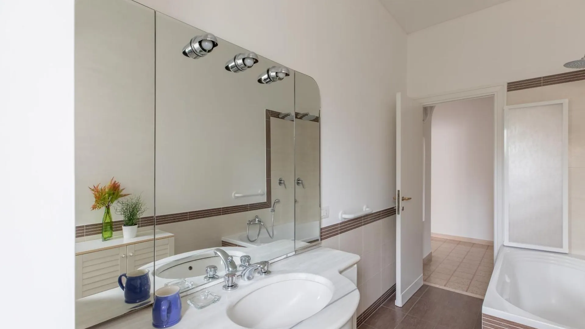 Apartment Iflat Spacious & Comfortable Apt Near The Vatican Rome